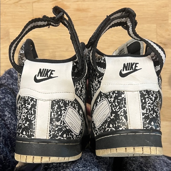 Nike Kids Black and White Patterned Sneakers - Picture 6 of 9